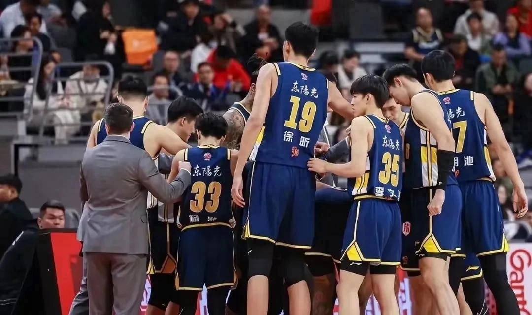 开云体育亚洲官网-比赛中球队合作默契，取得巨大突破