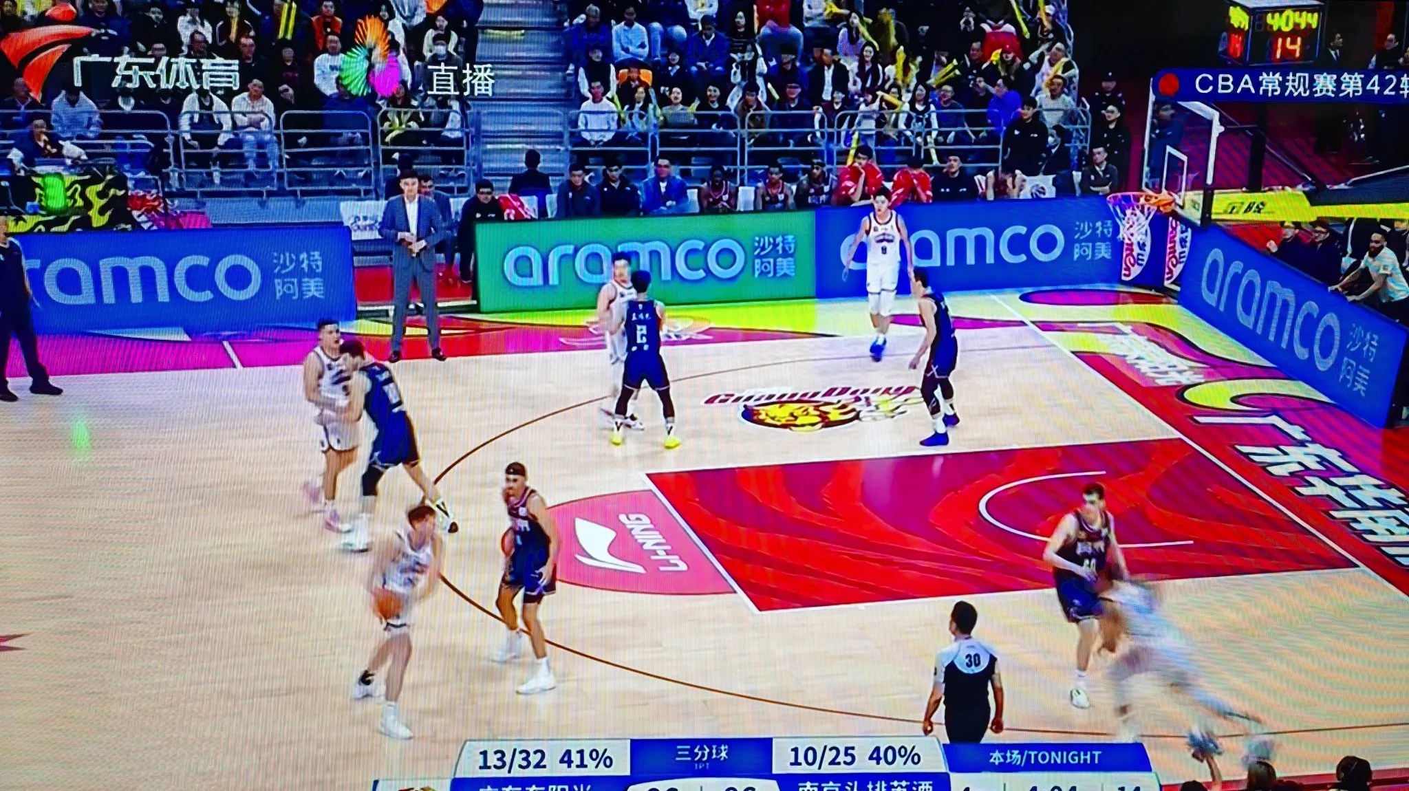 广东男篮再次获得胜利,稳坐第一 广东男篮再次获得胜利,稳坐第一