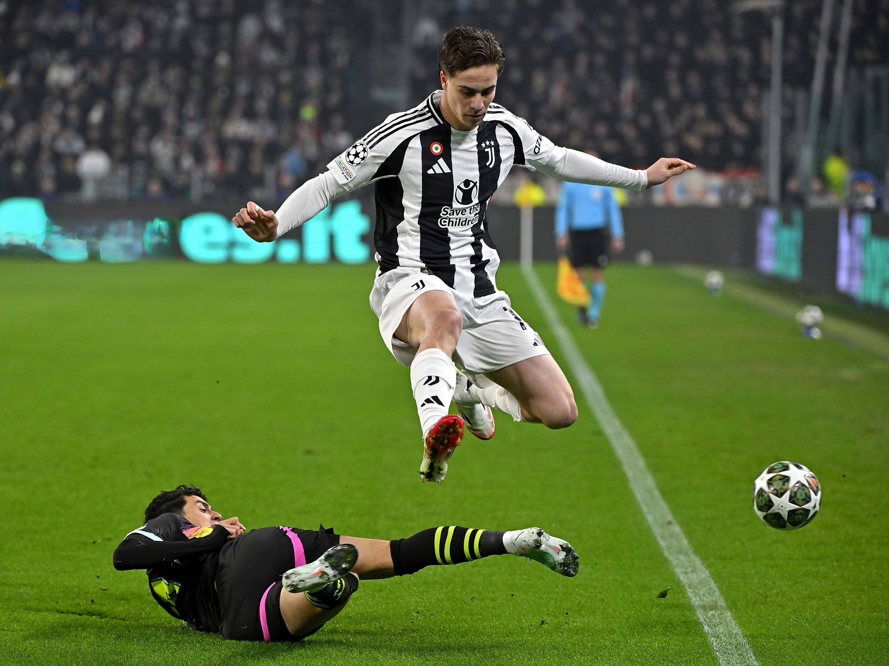 开云体育入口-尤文图斯惨遭淘汰，欧冠赛季梦碎