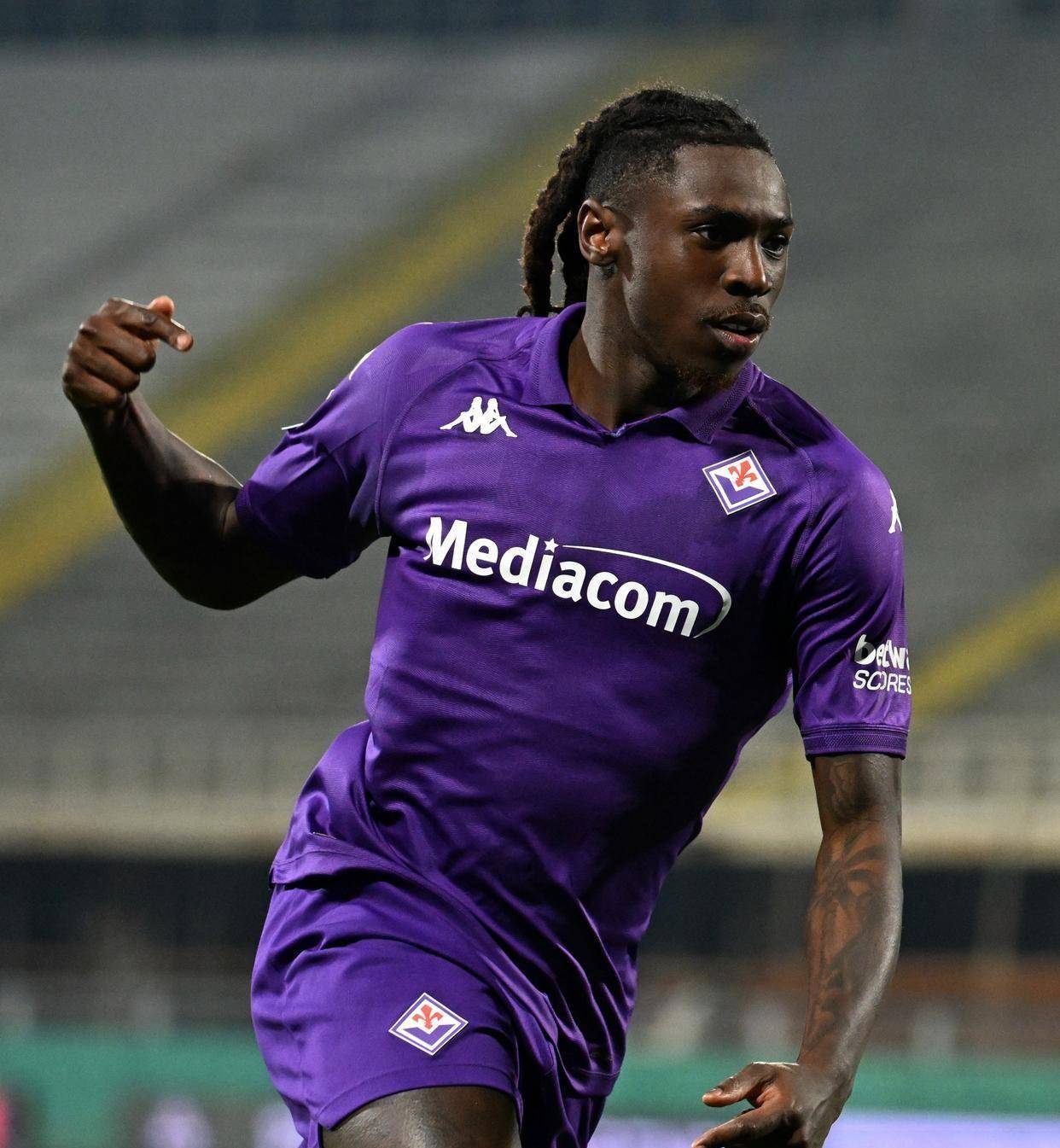 佛罗伦萨年轻球员表现抢眼,成为全队焦点 佛罗伦萨年轻球员表现抢眼,成为全队焦点