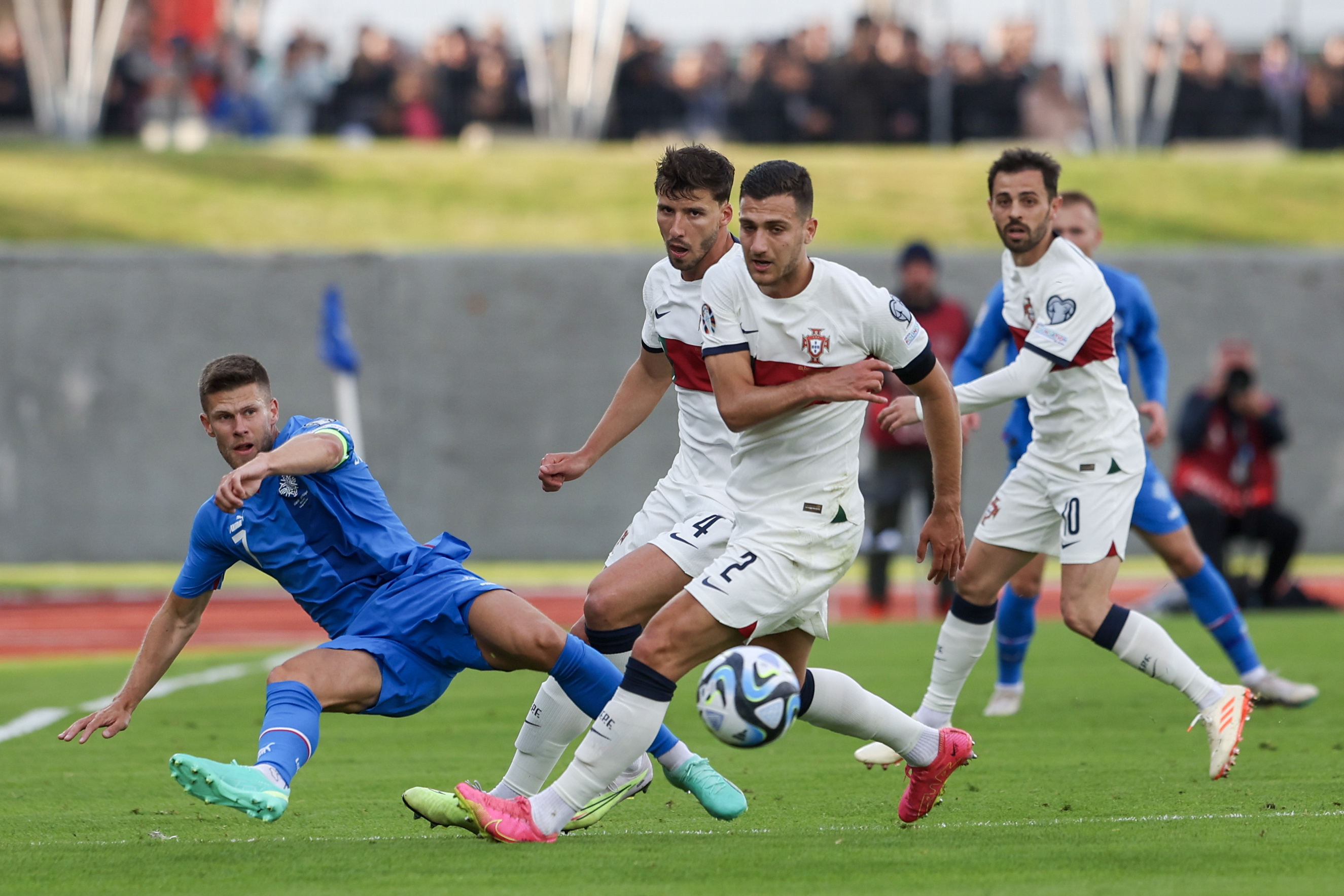 开云体育app-欧预赛：葡萄牙苦战捷克，兵败如山倒