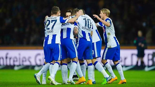 柏林赫塔队员在比赛中奉献精彩表现 柏林赫塔队员在比赛中奉献精彩表现