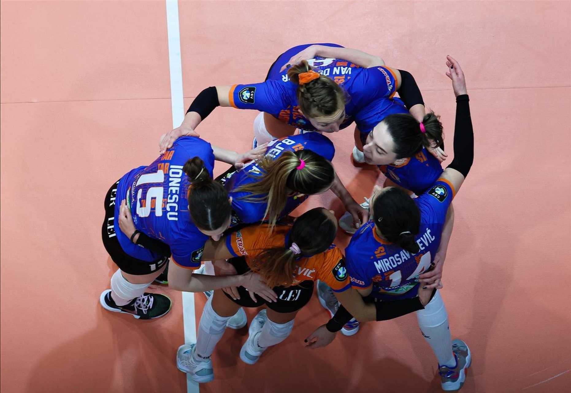 女排击败对手晋级,实力引人注目 女排击败对手晋级,实力引人注目