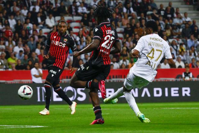 开云体育-里昂客场战胜尼斯，豪取三分