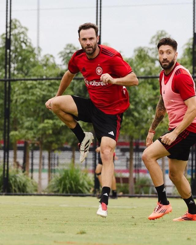 开云体育官方登录入口-澳大利亚球员士气高昂准备比赛