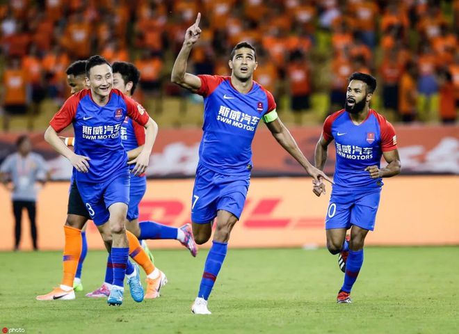 开云体育登录入口-包含重庆斯威遭遇客场挑战，保级艰难形势！的词条