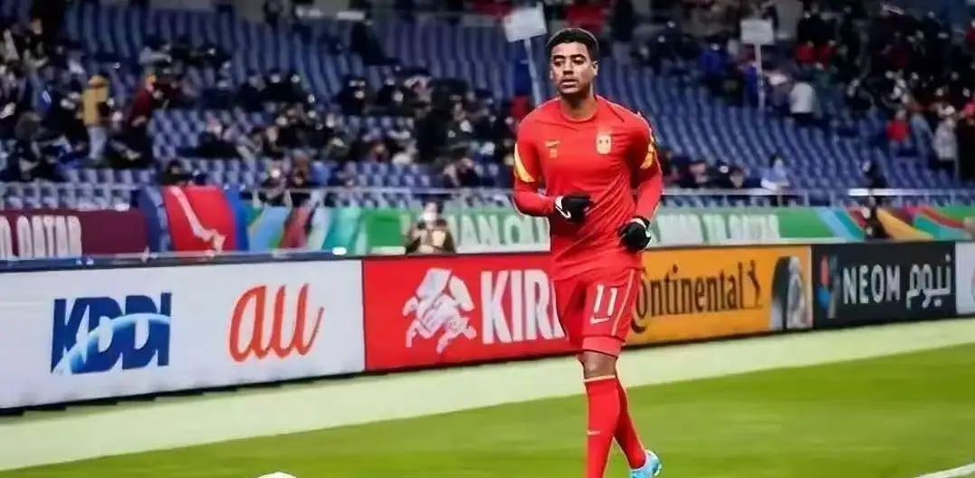 球员表现超水平,帮助球队取得胜利 球员表现超水平,帮助球队取得胜利