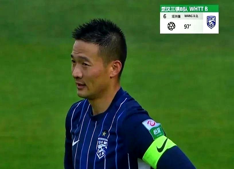 雄鹿绝杀取胜,领先对手一步之遥 雄鹿绝杀取胜,领先对手一步之遥