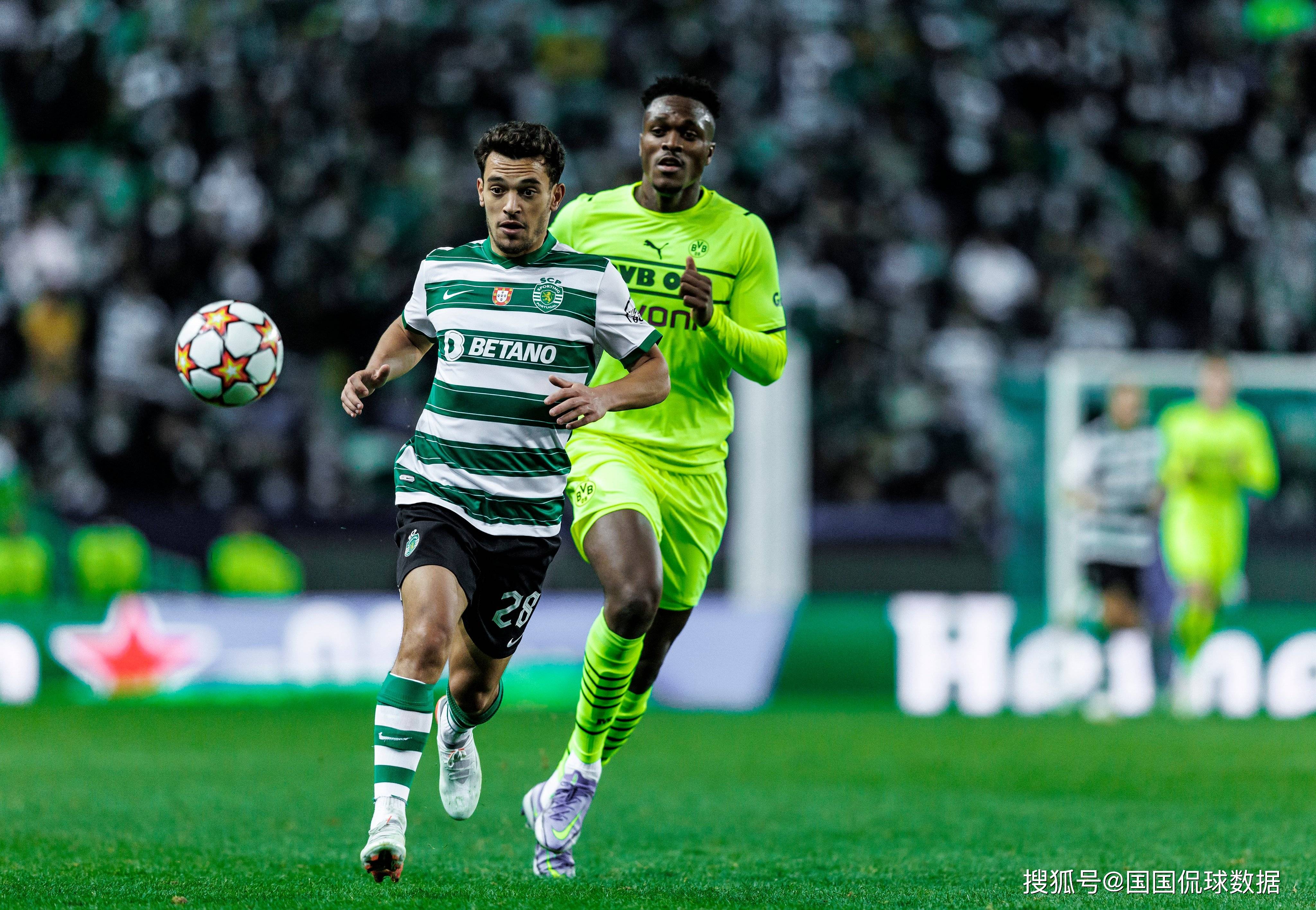 包含狂胜!多特蒙德击败对手,球员士气高昂的词条 包含狂胜!多特蒙德击败对手,球员士气高昂的词条