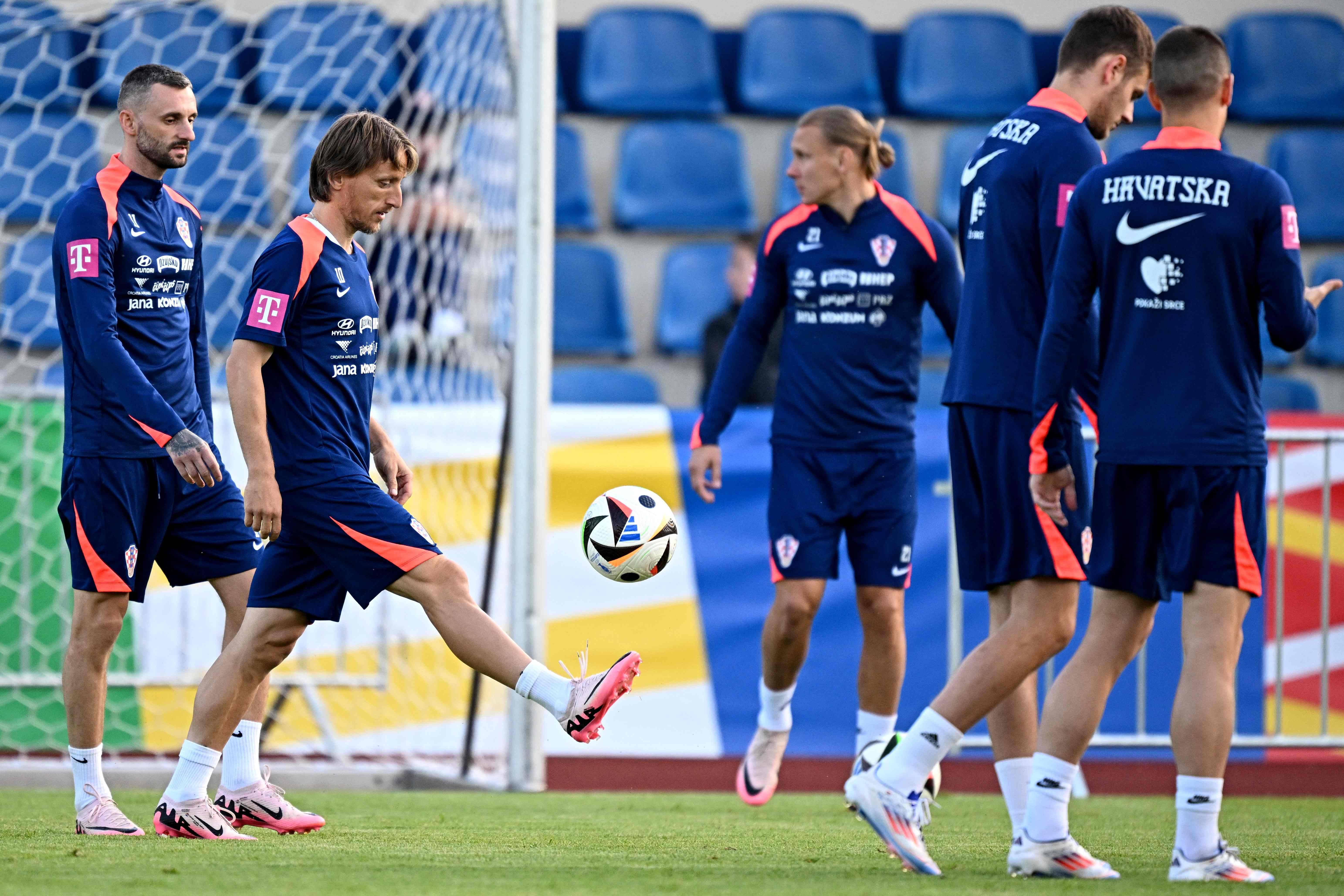 开云体育入口-关于克罗地亚遭遇土耳其逆转，小组命悬一线的信息