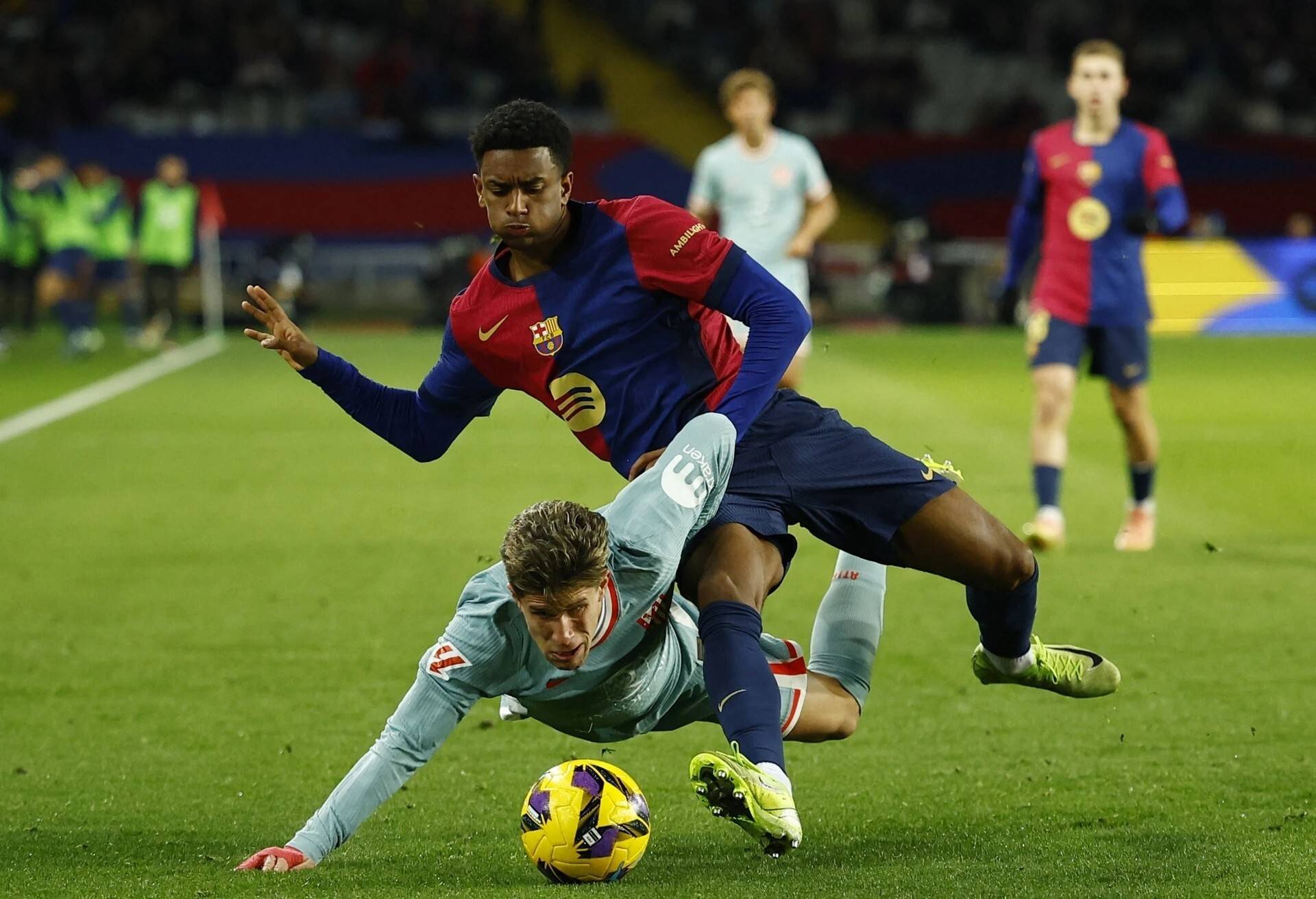 巴塞罗那主帅赞扬球队表现,期待更好的未来的简单介绍 巴塞罗那主帅赞扬球队表现,期待更好的未来的简单介绍