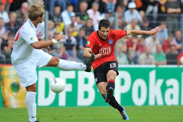 包含柏林赫塔主场力克对手，全面开花的词条