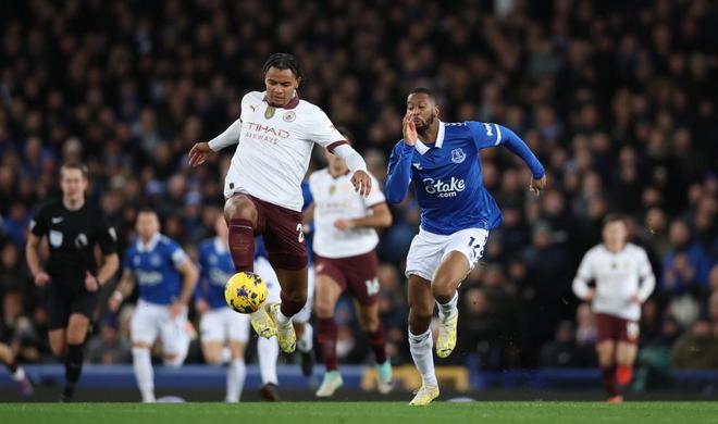 关于曼城不敌埃弗顿,英超冠军梦醒现实的信息 关于曼城不敌埃弗顿,英超冠军梦醒现实的信息