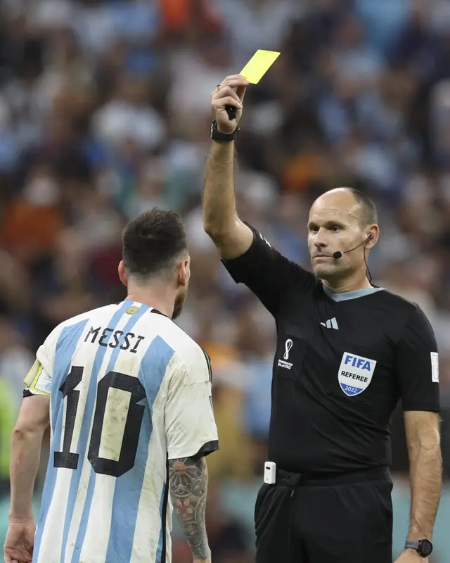 荷兰惊险获胜,前途仍有波折的简单介绍 荷兰惊险获胜,前途仍有波折的简单介绍