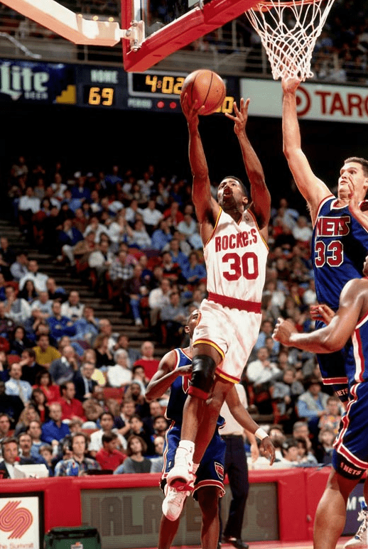 开云体育app下载-雄狼名宿回归助阵，为球队注入战斗精神